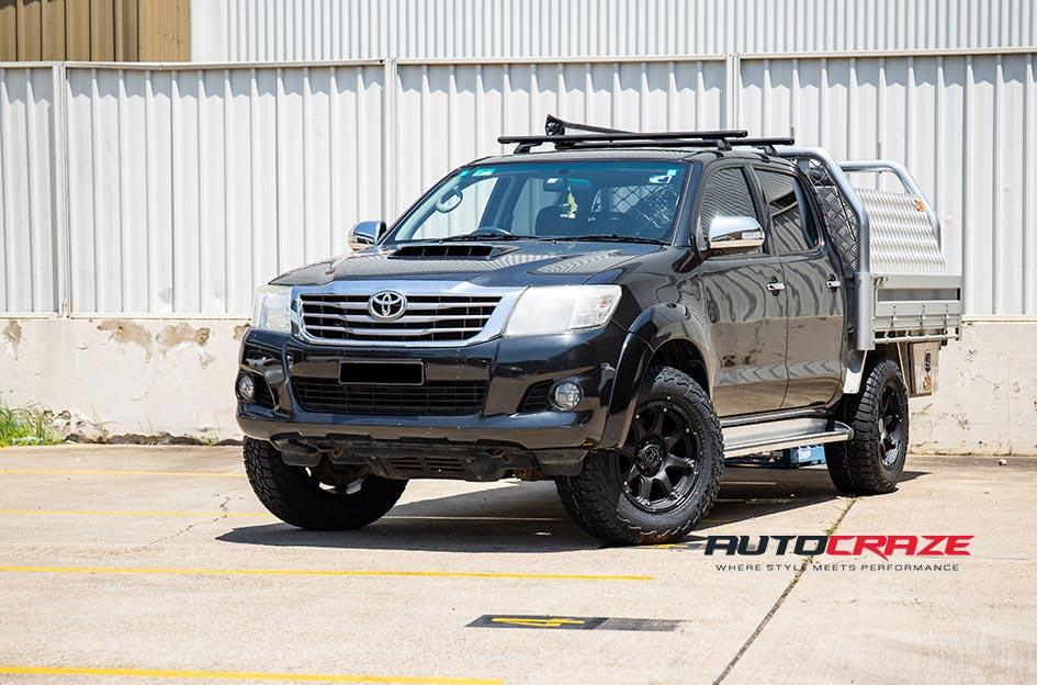 TOYOTA HILUX N70 4WD GLAMIS MATTE BLACK